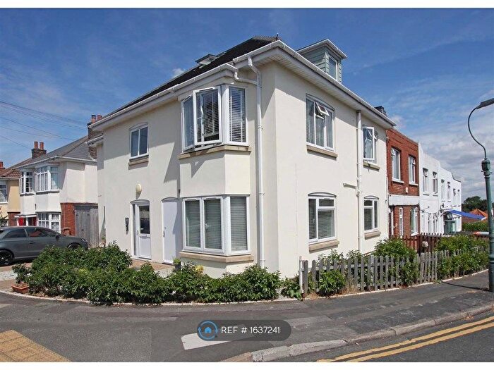 2 Bedroom Flat To Rent In Marie Court, Bournemouth, BH9