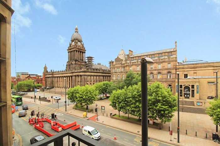 2 Bedroom Flat To Rent In The Headrow, Leeds, West Yorkshire, LS1