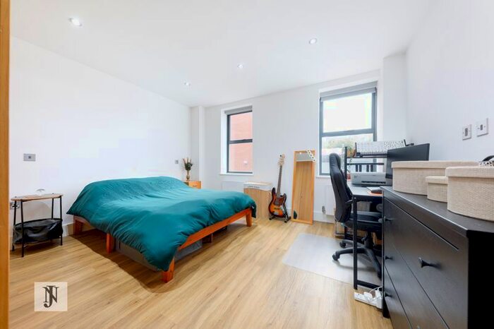 1 Bedroom Flat To Rent In Hornsey Park Road, London, N8