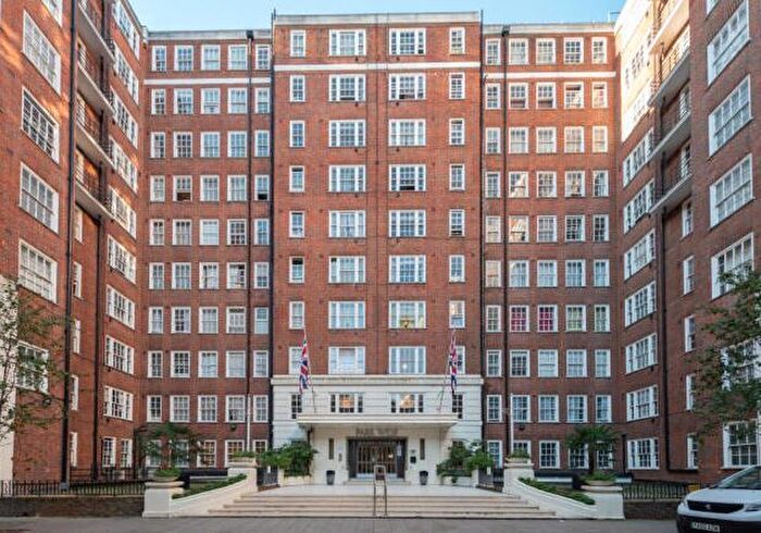 1 Bedroom Flat For Sale In Flat Park West, Edgware Road, Paddington, London, W2