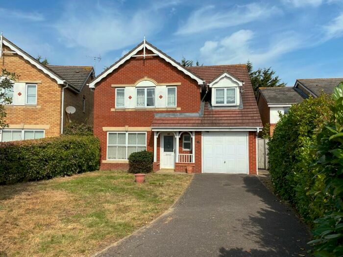 4 Bedroom Detached House To Rent In Bancroft Chase, Hornchurch, RM12