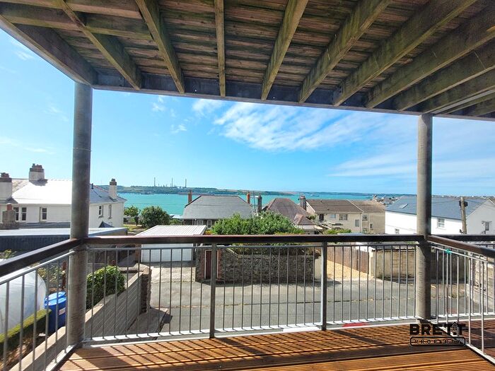 2 Bedroom Flat To Rent In Fermoy House, - Charles Street, Milford Haven, Pembrokeshire., SA73