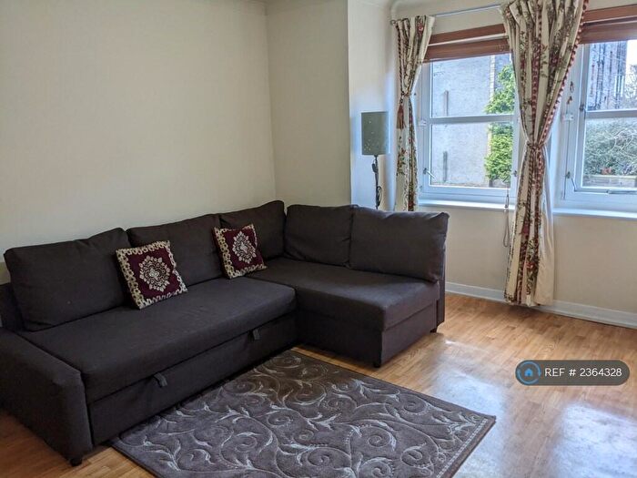 3 Bedroom Flat To Rent In Craighouse Gardens, Edinburgh, EH10