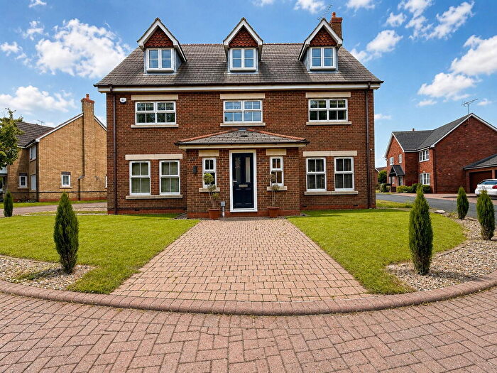5 Bedroom Detached House For Sale In Spindle Lane, Dickens Heath, B90