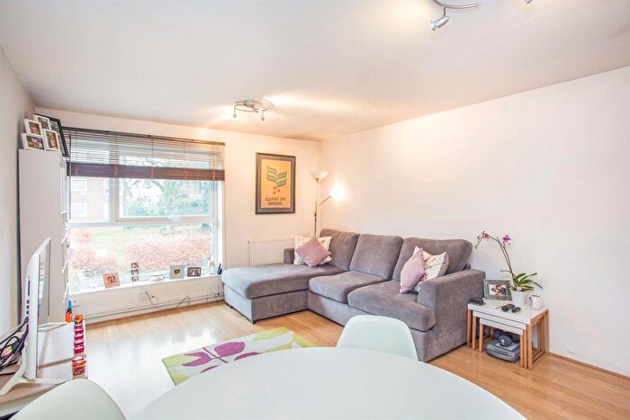 1 Bedroom Flat To Rent In Bushey Grove Road, Bushey, WD23