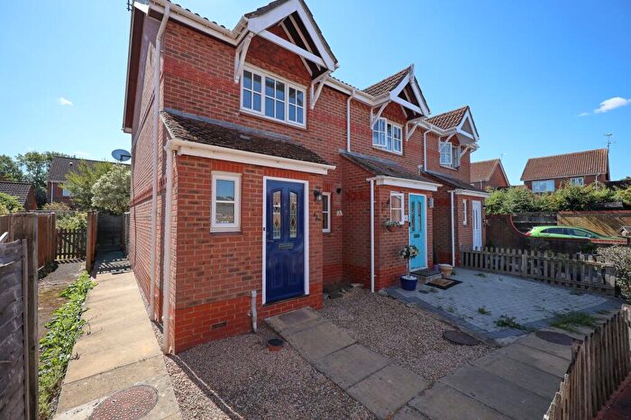 2 Bedroom End Of Terrace House For Sale In Clifton Road, Burgess Hill, RH15