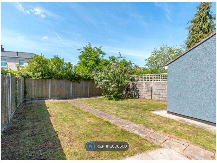 4 Bedroom Semi-Detached House To Rent In Dingle Close, Bristol, BS9