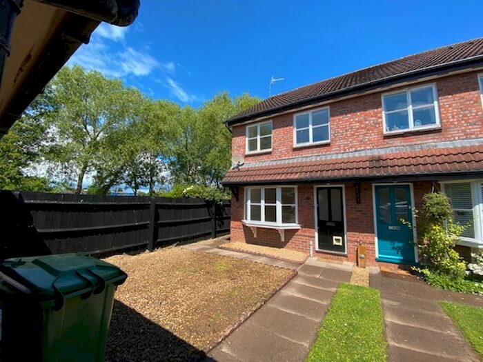 3 Bedroom Semi-Detached House To Rent In St Margarets Road, Evesham, WR11