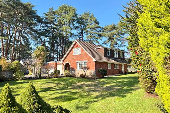 4 Bedroom Detached House For Sale In Ashley Drive South, Ashley Heath, BH24