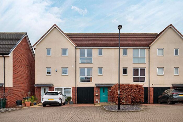 3 Bedroom Town House For Sale In Leasingthorne Way, Great Park, NE13