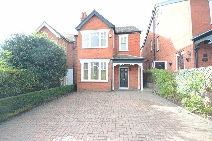 4 Bedroom Semi-Detached House To Rent In Priest Hill, Caversham, RG4