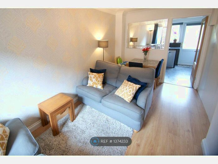 2 Bedroom Terraced House To Rent In St Albans Close, Exeter, EX4