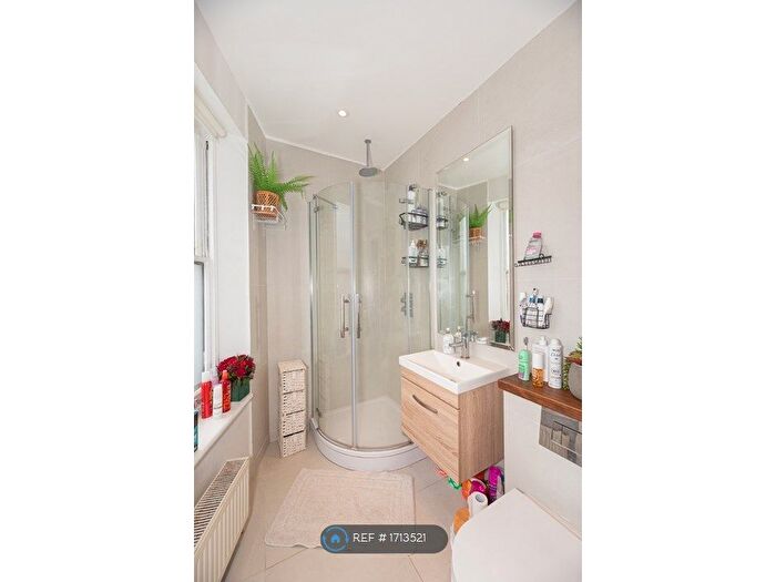 3 Bedroom Flat To Rent In Jerdan Place, London, SW6