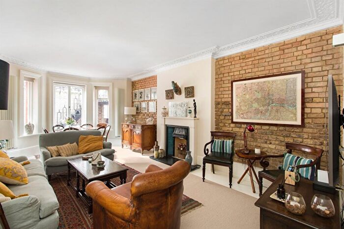 2 Bedroom Flat To Rent In Drayton Gardens, Chelsea, SW10