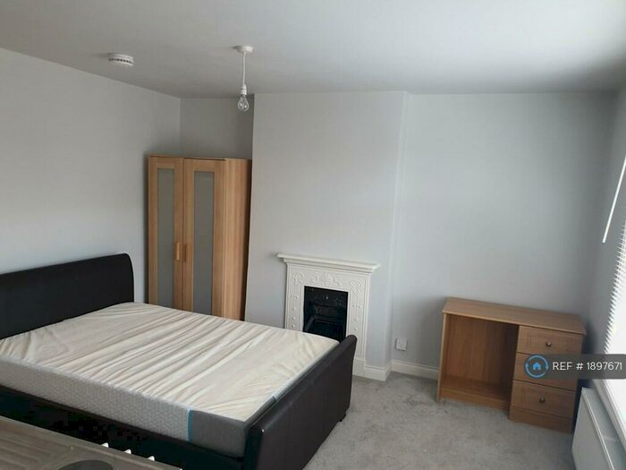 Studio To Rent In London Road, Chalfont St. Giles, HP8