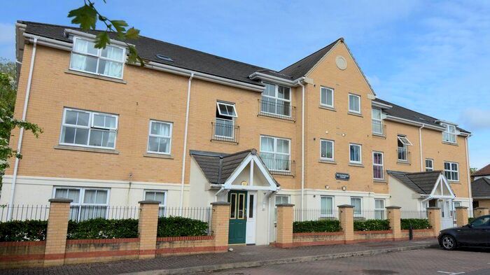2 Bedroom Apartment To Rent In Buckingham Court, GU14