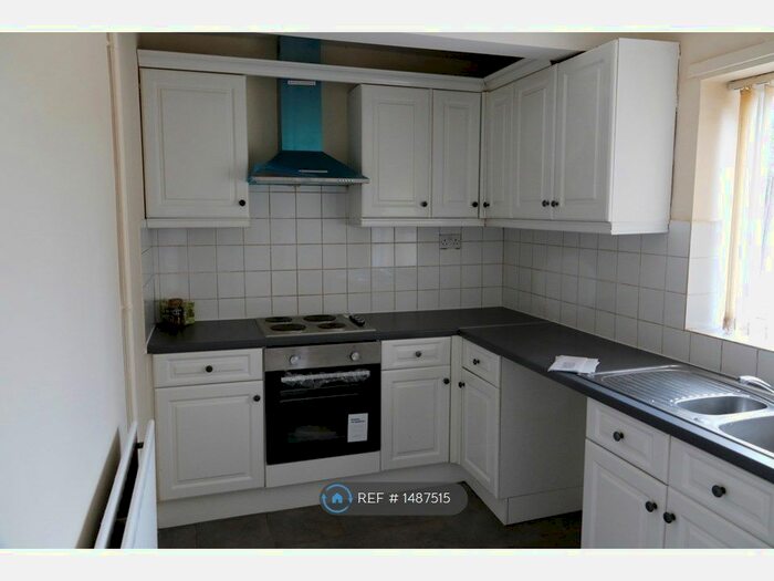 3 Bedroom Semi-Detached House To Rent In Broadway West, Walsall, WS1