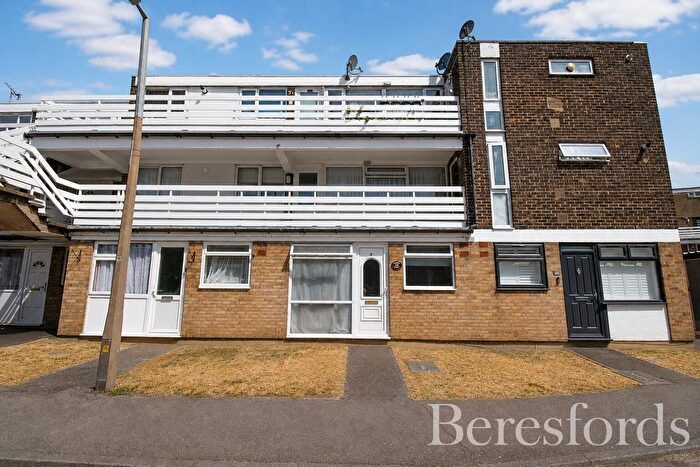 1 Bedroom Flat For Sale In Peartree Close, South Ockendon, RM15