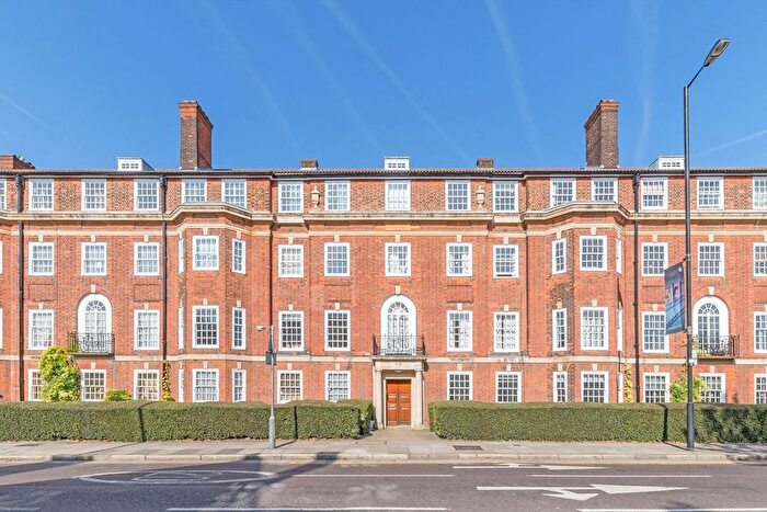3 Bedroom Flat To Rent In Fortis Green, London, N10