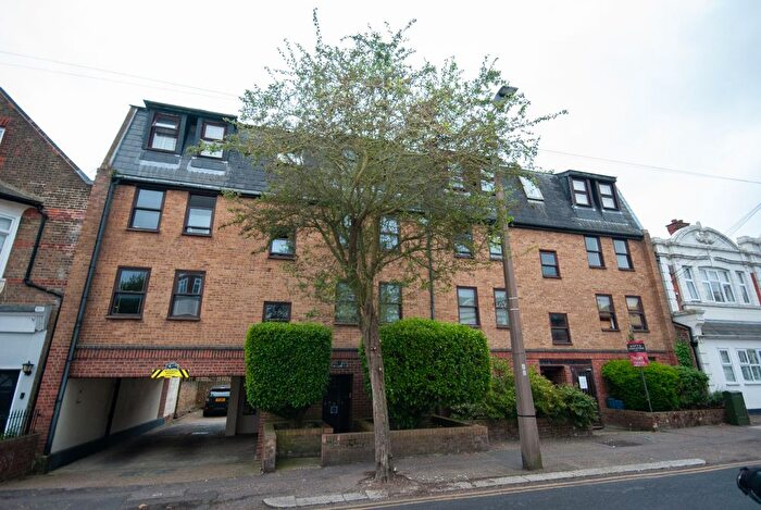 1 Bedroom Flat To Rent In Glendale Mews, Glendale Gardens, Leigh-On-Sea, SS9