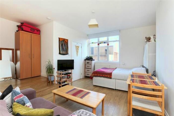 Studio To Rent In Mountview Road, Crouch Hill, London, N4