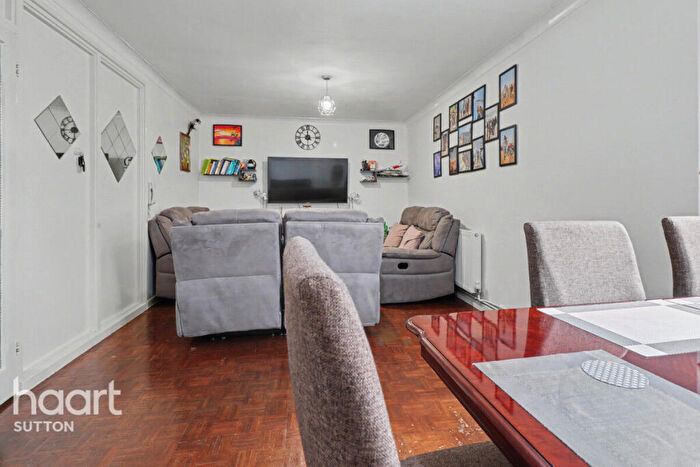 2 Bedroom Flat For Sale In Woodcote Road, Wallington, SM6