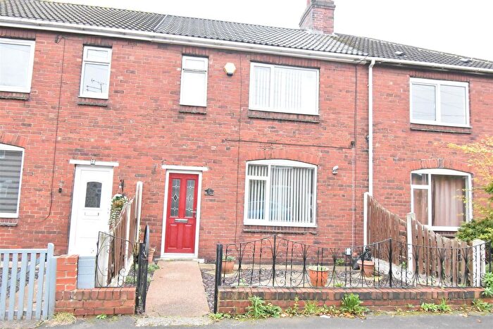 3 Bedroom Terraced House For Sale In Minsthorpe Vale, South Elmsall, WF9