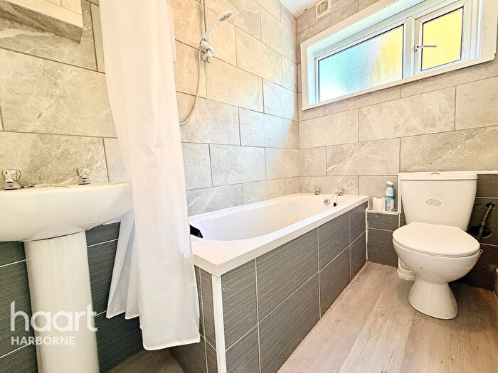 3 Bedroom Terraced House To Rent In Honiton Crescent, Northfield, B31