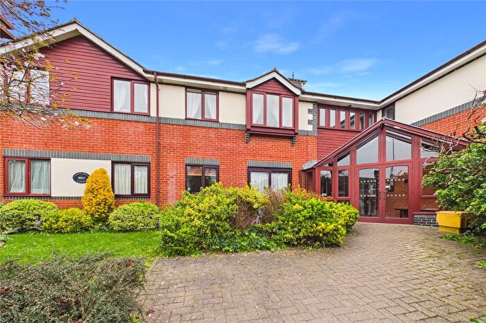 1 Bedroom Flat For Sale In Reading Road, Pangbourne, Reading, Berkshire, RG8