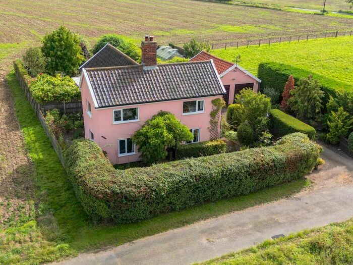 3 Bedroom Detached House For Sale In Back Lane, Burston, Diss, IP22