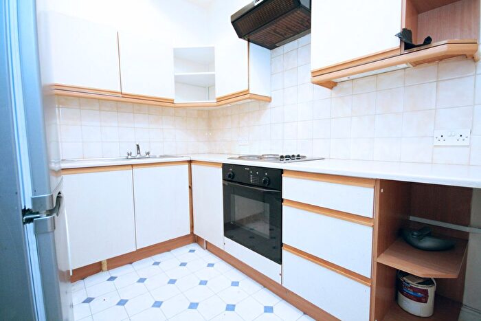 1 Bedroom Flat To Rent In Upper Street, London, N1