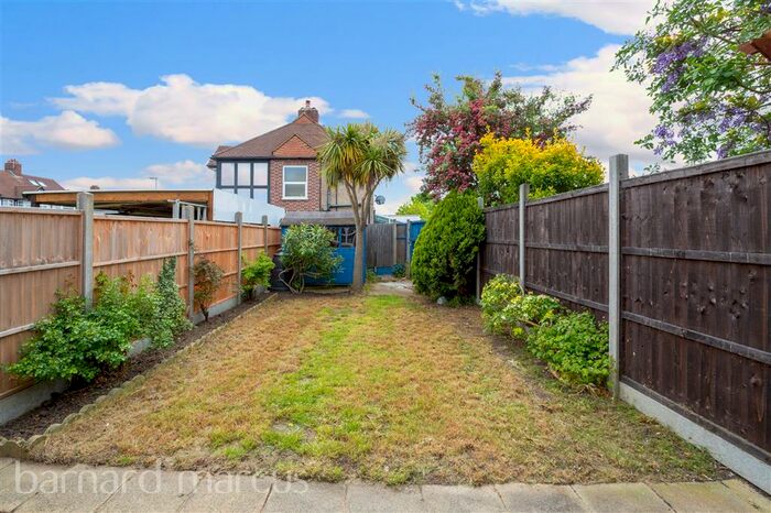 3 Bedroom Semi-Detached House To Rent In Kingshill Avenue, Worcester Park, KT4