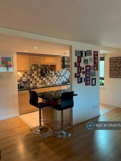 2 Bedroom Flat To Rent In Kent Road, Glasgow, G3