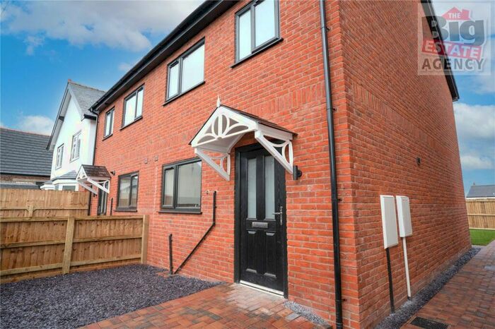 3 Bedroom Semi-Detached House To Rent In Brunswick Road, Buckley, CH7