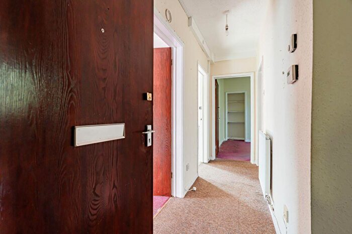 2 Bedroom Flat For Sale In / West Pilton Crossway, Edinburgh, EH4