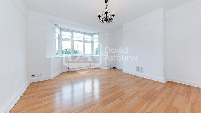 3 Bedroom Apartment To Rent In Sherwood Hall, East Finchley, London, N2