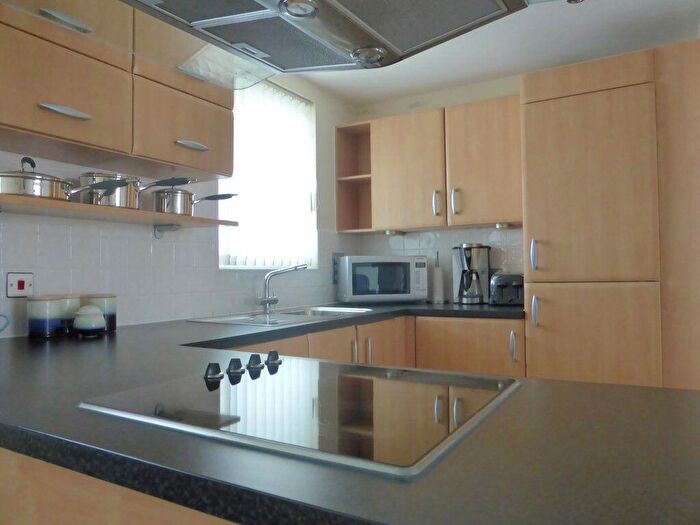 2 Bedroom Flat To Rent In Sharpthorne Court -, P12