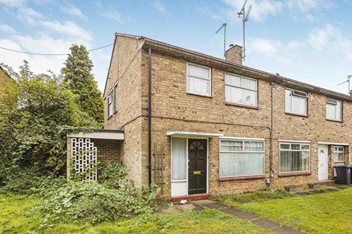 3 Bedroom End Of Terrace House For Sale In Spring Glen, Hatfield, AL10