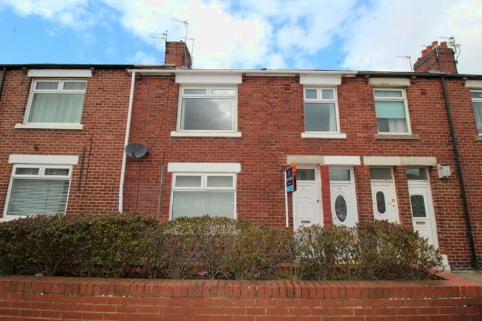 2 Bedroom Flat To Rent In Red House Road, Hebburn, Tyne And Wear, NE31