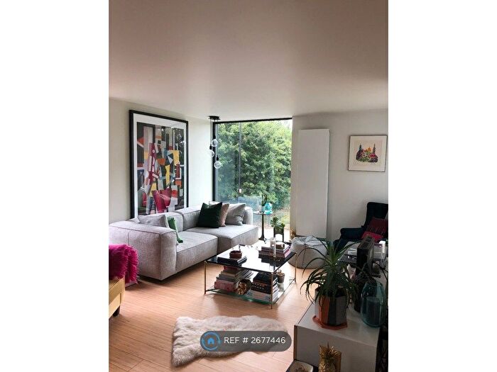 2 Bedroom Flat To Rent In Albany Road, London, SE5