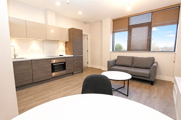 1 Bedroom Flat To Rent In Dawsons Square, Pudsey, LS28