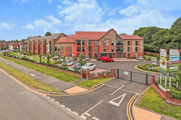 2 Bedroom Flat For Sale In Deans Park Court, Kingsway, Stafford, Staffordshire, ST16
