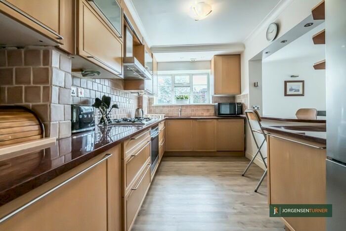 2 Bedroom Flat To Rent In Courtney House, Mulberry Close, London, Greater London, NW4