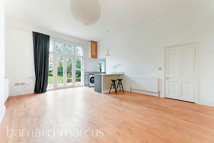 1 Bedroom Studio To Rent In Palace Road, London, SW2