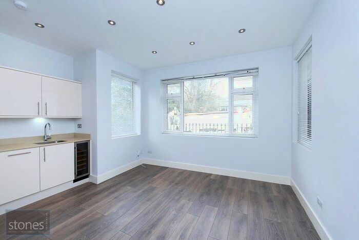 Studio To Rent In Holden Road, Woodside Park, London, N12
