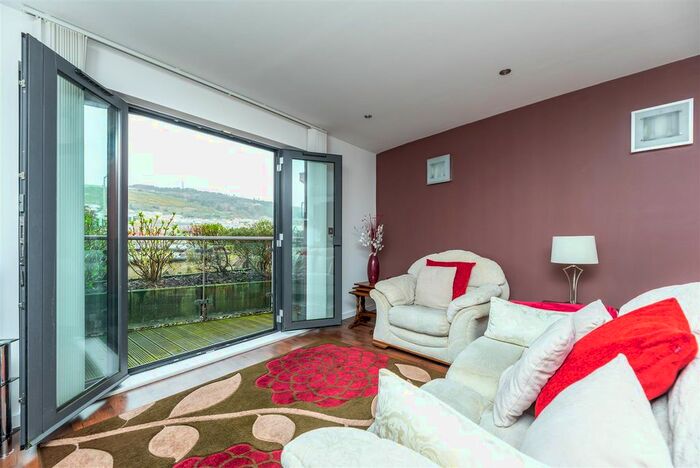 1 Bedroom Property To Rent In Kings Road, Swansea, SA1
