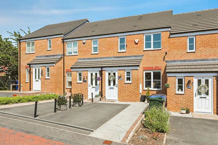2 Bedroom Town House For Sale In Lundhill Drive, Wombwell, Barnsley, S73