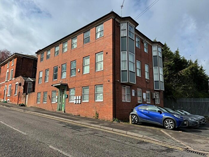 1 Bedroom Flat To Rent In Trinity Road, Dudley, West Midlands, DY1