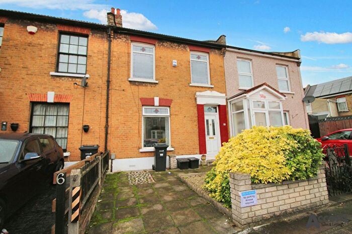 3 Bedroom Terraced House To Rent In Guildford Road, Ilford, IG3