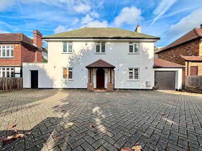 4 Bedroom Detached House For Sale In Manor Way, South Croydon, CR2